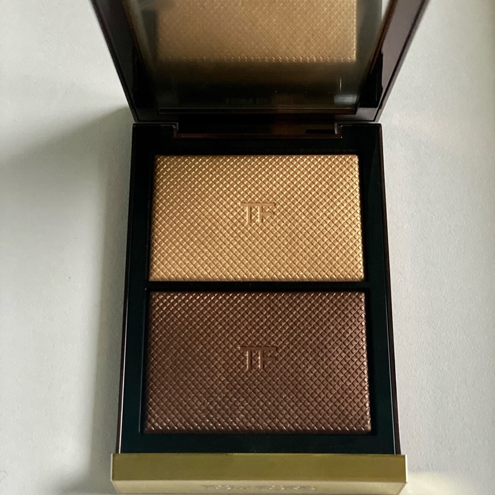 🎉LAST ONE🎉Tom Ford SKIN ILLUMINATING POWDER DUO - Picture 6 of 8